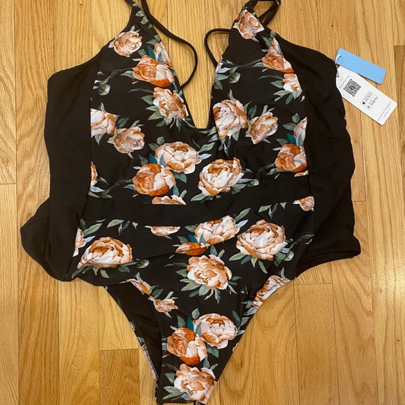 Bathing suit - Picture 2 of 3